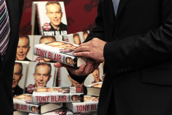 Книга с воспоминаниями Т. Блэра